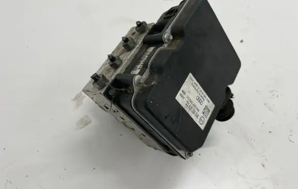 Audi A4 S4 B8 8K ABS Pump 8K0907379CC