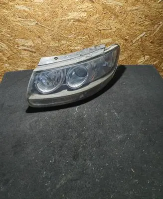 Hyundai Santa Fe Headlight/headlamp