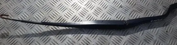 Honda CR-V Front wiper blade arm R7405