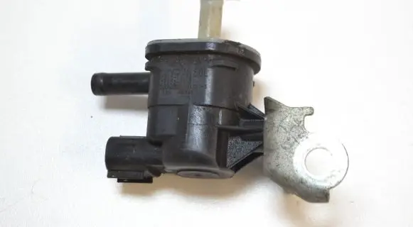 Lexus GS 300 350 430 450H Turbo solenoid valve 9091012276