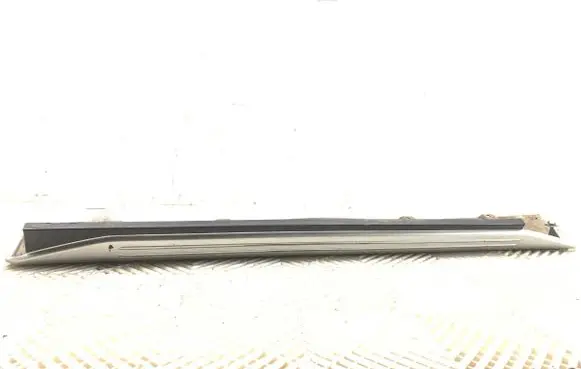 Suzuki Jimny Front sill (body part) 