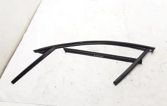Volvo S90, V90 Front door rubber seal 32211757