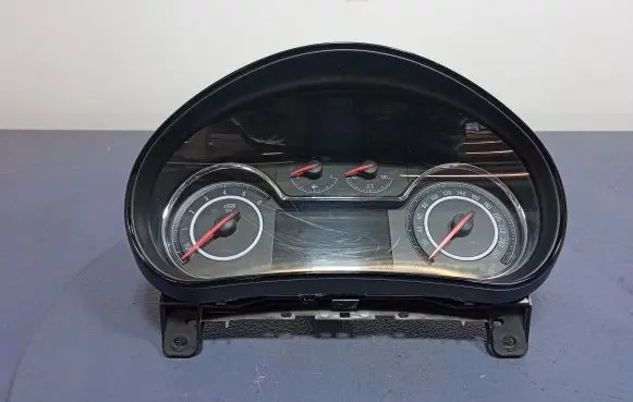 Opel Insignia A Speedometer (instrument cluster) 23398019