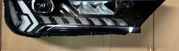 Audi Q7 4M Headlight/headlamp 4M0941040C