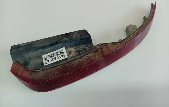 Subaru B9 Tribeca Rear tail light reflector YC02034