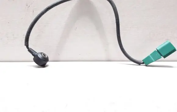 Audi A4 S4 B8 8K Detonation knock sensor 06E905377A
