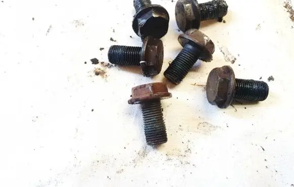 Volkswagen Polo IV 9N3 Nuts/bolts 
