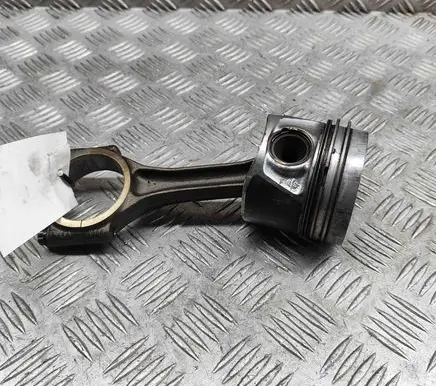 Volkswagen PASSAT B6 Piston 038105401J 03L107065G