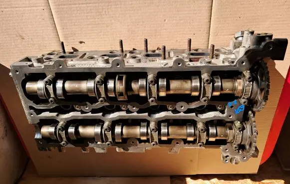 Mercedes-Benz C W204 Engine head R6510180201