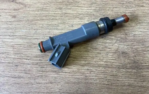 Toyota C-HR I Fuel injector 2325037080