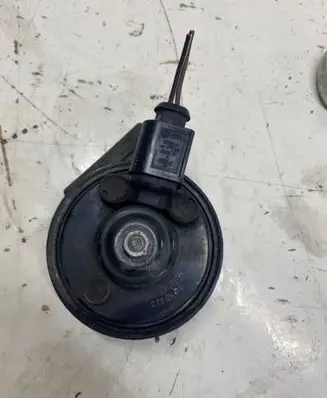 Audi A4 S4 B7 8E 8H Horn signal 8E0951221C