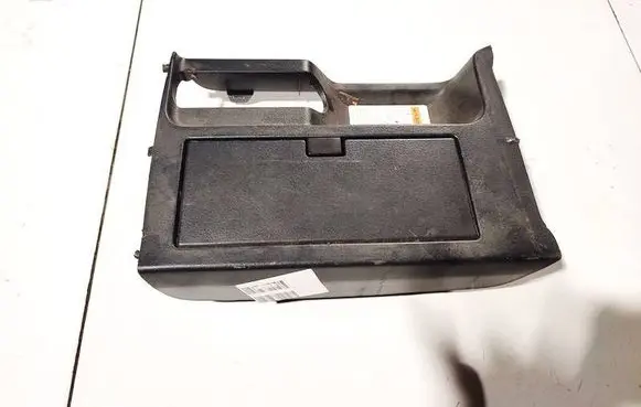 Suzuki Grand Vitara II Cup holder 