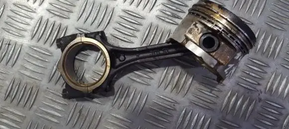Hyundai Accent Piston with connecting rod