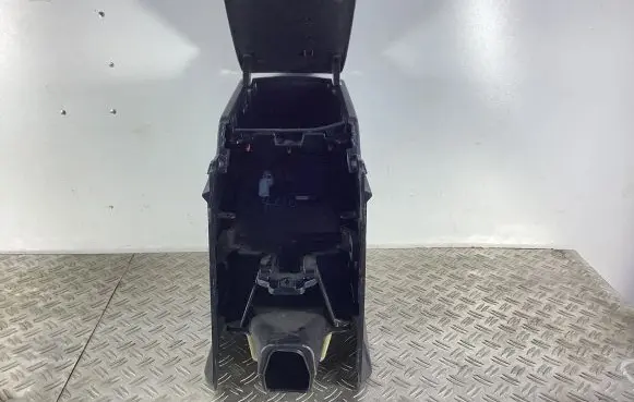 Lexus RC Armrest