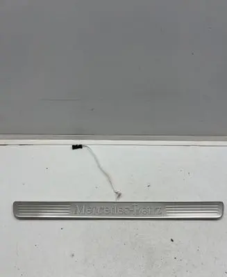 Mercedes-Benz GLE W167 Front sill trim cover A1676861300 A1676800104