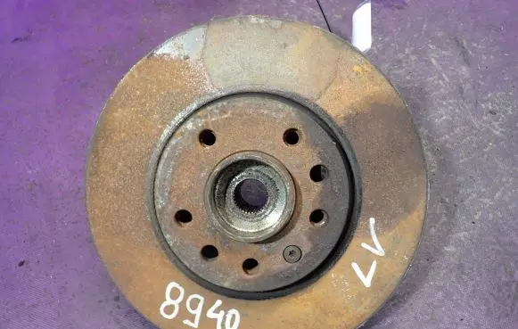 Opel Zafira A Front wheel hub spindle knuckle