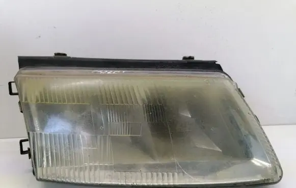 Volkswagen PASSAT B5 Headlight/headlamp 205079B
