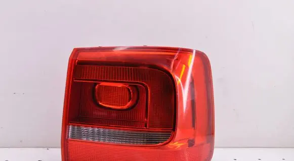 Volkswagen Touran I Rear/tail lights 1T0945096R