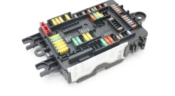 BMW 2 F22 F23 Fuse module 9389070