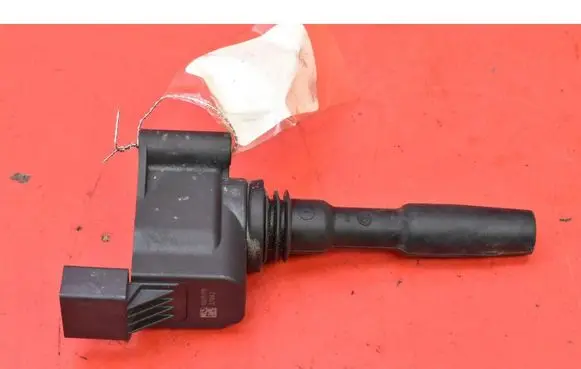Skoda Octavia Mk3 (5E) High voltage ignition coil 05E905110