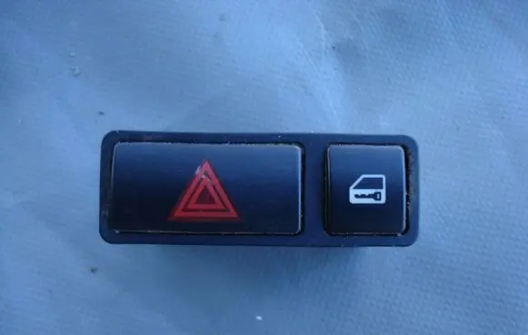 BMW 3 E46 Hazard light switch 61318368920 8368920 1239