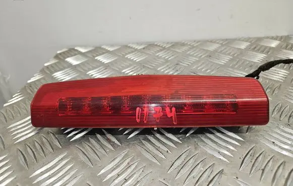 Opel Zafira B Third/center stoplight 13211587 565461589