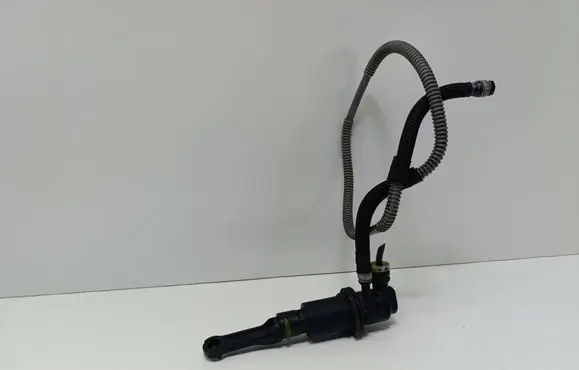 Peugeot 2008 I Clutch master cylinder 9684249380
