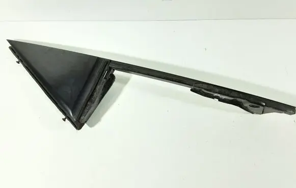 Toyota Prius+ (ZVW40) Rear door windshield rail 6748747050