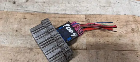 Opel Zafira B Glow plug pre-heat relay 55353011