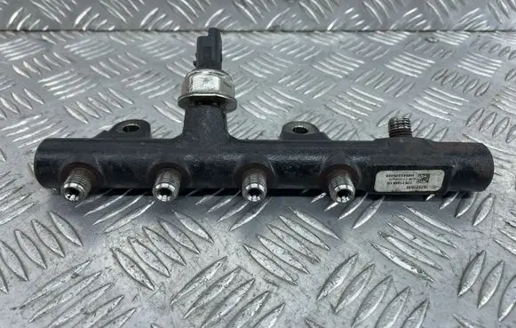 Nissan Qashqai Fuel main line pipe 175210651R