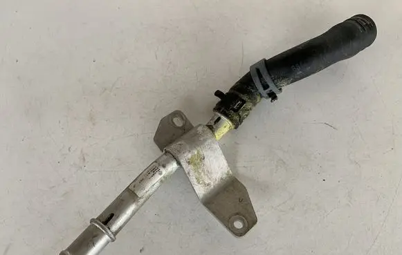 Audi Q7 4M Engine coolant pipe/hose 4M0819857 4M0265372C