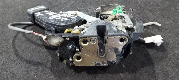 Toyota Camry Front door lock