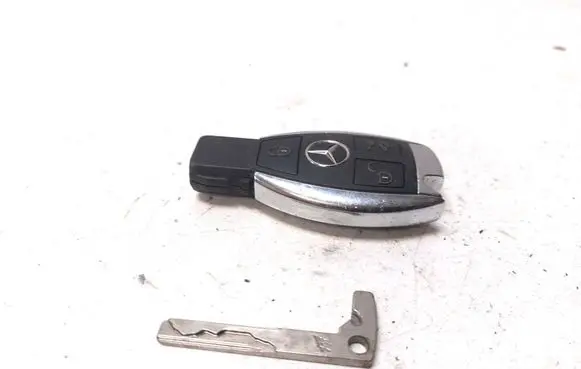 Mercedes-Benz A W169 Ignition key/card 