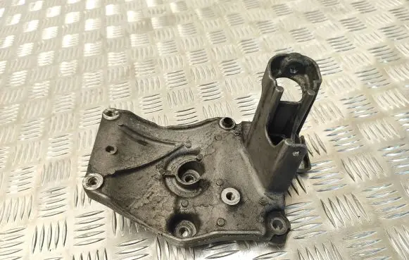 Peugeot 308 A/C compressor mount bracket 9823598480