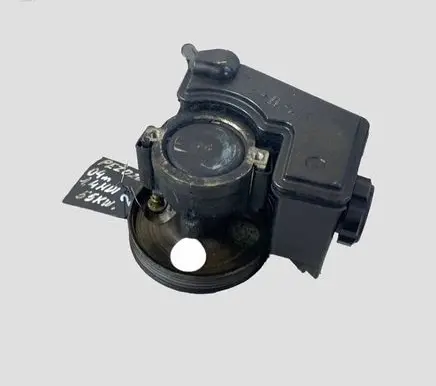 Peugeot 206 Power steering pump 9638364580