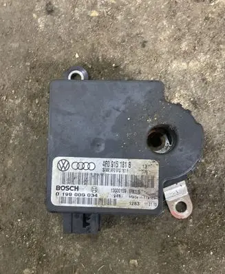 Audi A6 S6 C6 4F Battery control module 4F0915181B