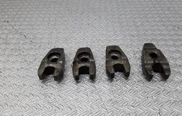 Peugeot 206 Fuel Injector clamp holder