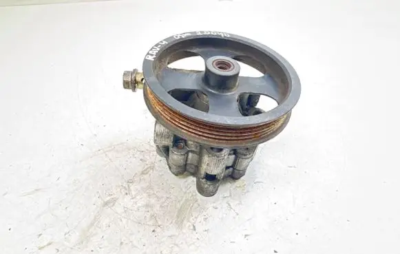 Toyota RAV 4 (XA20) Power steering pump