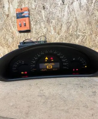 Mercedes-Benz C W203 Speedometer (instrument cluster) A2035401347 110080183