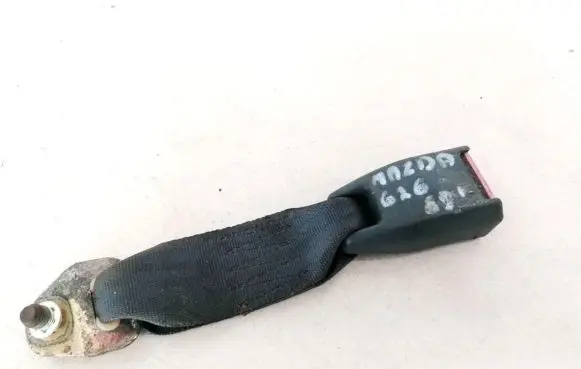 Mazda 626 Rear seatbelt buckle