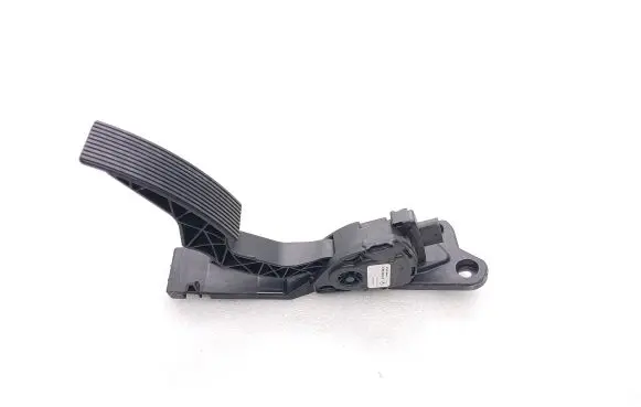 Mercedes-Benz GLE (W166 - C292) Accelerator throttle pedal A2923000100 6PV93396663 10012216
