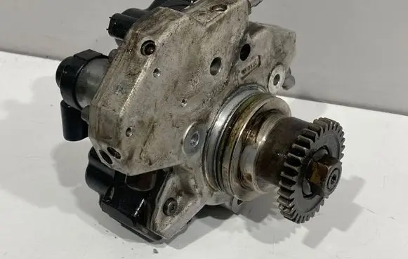 Mercedes-Benz ML W166 Fuel injection high pressure pump A6420701201 0445010244 00551
