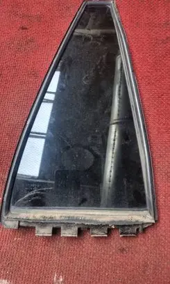 Toyota Corolla E120 E130 Rear vent window glass 6828813080