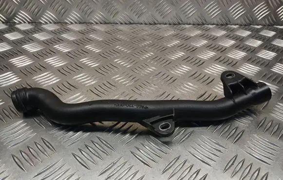Engine coolant pipe/hose