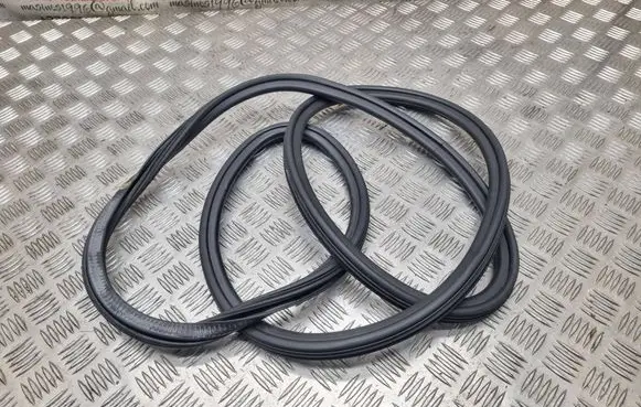 Audi A4 S4 B8 8K Front door rubber seal 8K0831721E