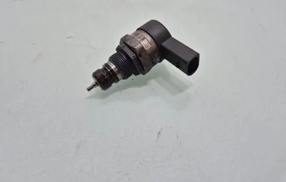 Mercedes-Benz GL X164 Fuel pressure regulator A6420780149