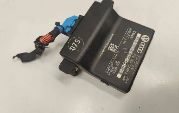 Volkswagen PASSAT B6 Gateway control module 3C0907951A 402063 3C0907530C