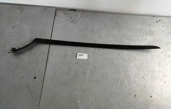 Volvo C40 Windshield trim 32262940