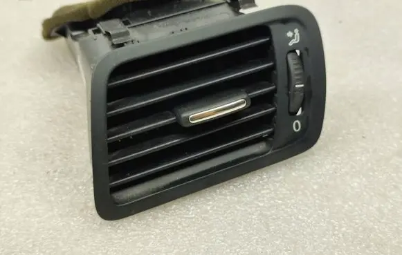 Volkswagen PASSAT B6 Dashboard side air vent grill/cover trim 3C1819701E P0108666 T002435911