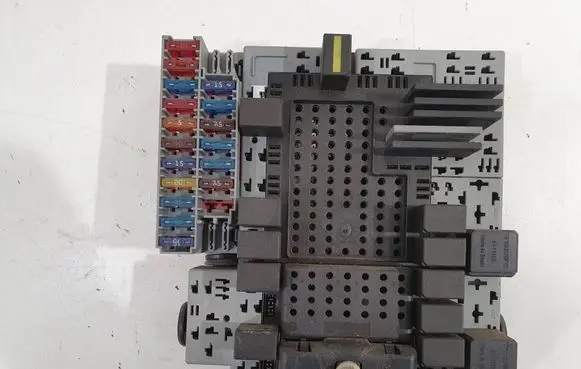 Volvo XC90 Fuse module 08696098 08606040 Z776760